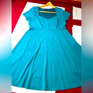 TORRID 1 Short Sleeves BLUE DRESS KNIT A LINE midi Sweetheart neck, Flared Skirt